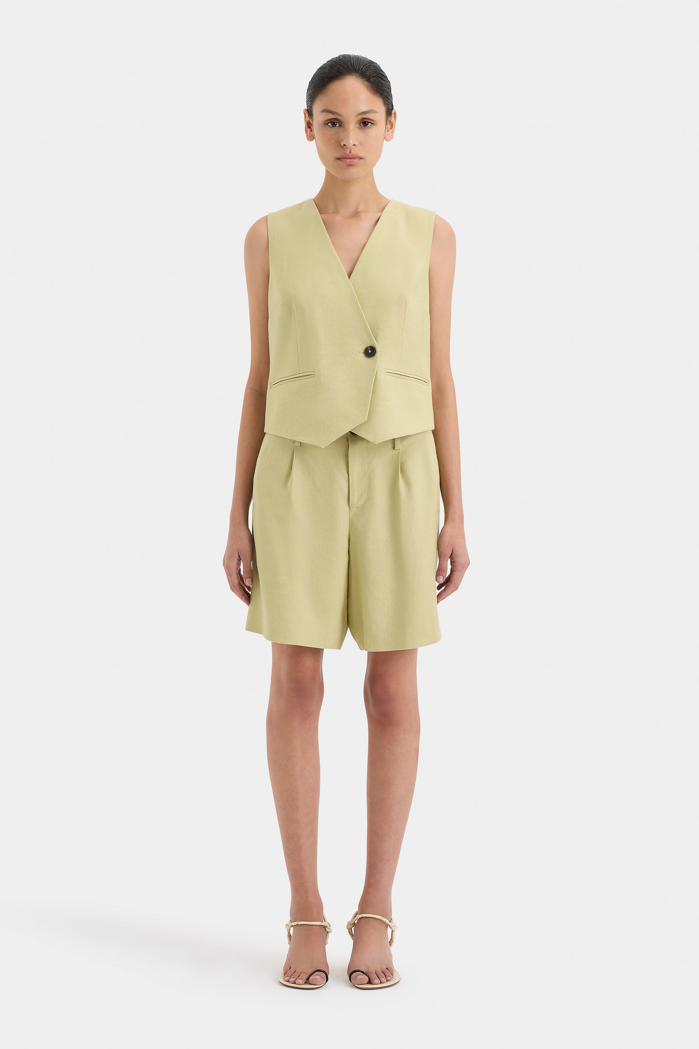 SIR the label Montecito Tailored Short KHAKI