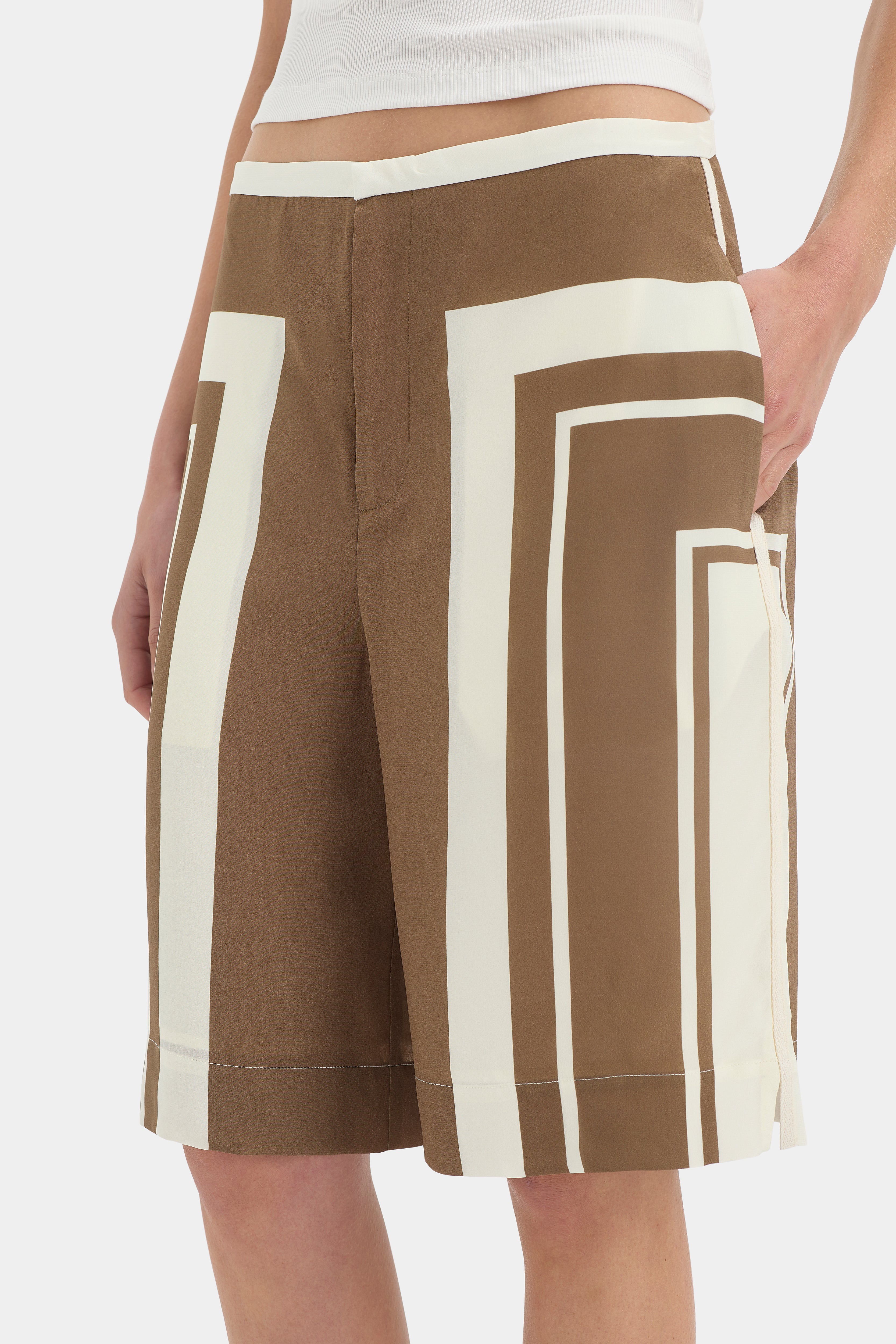 Almara Short