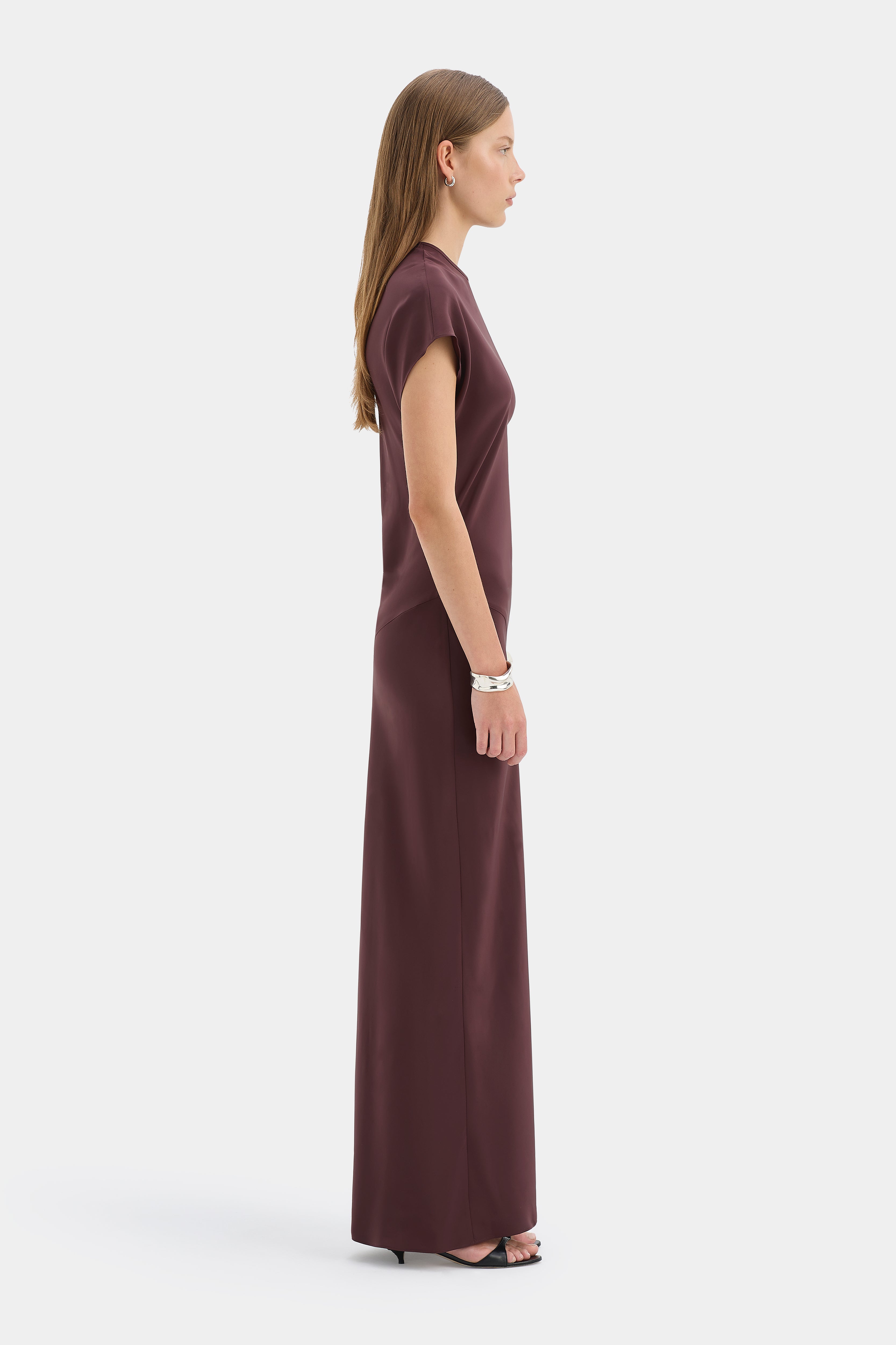 Noria Sleeved Gown