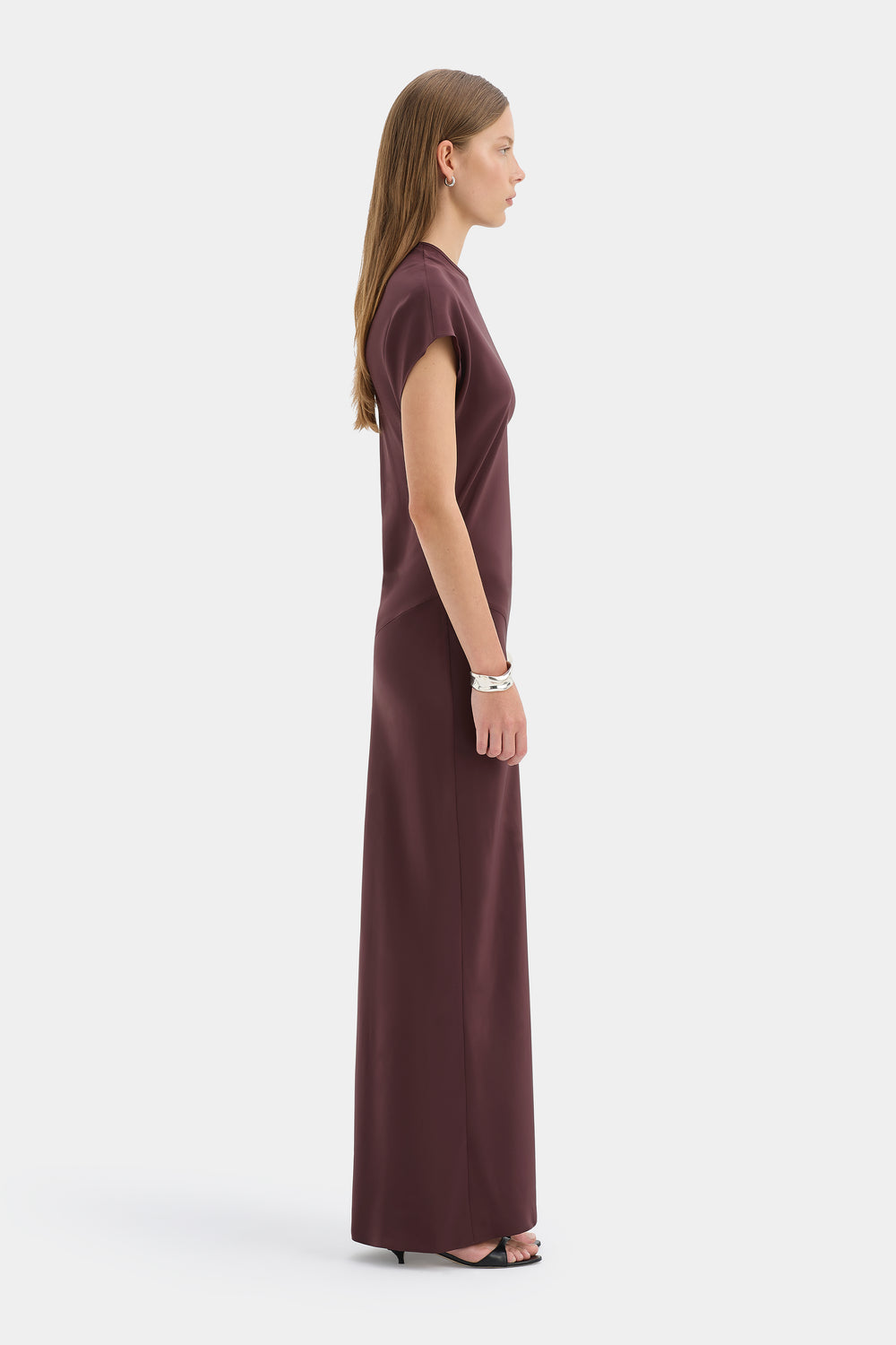 Noria Sleeved Gown