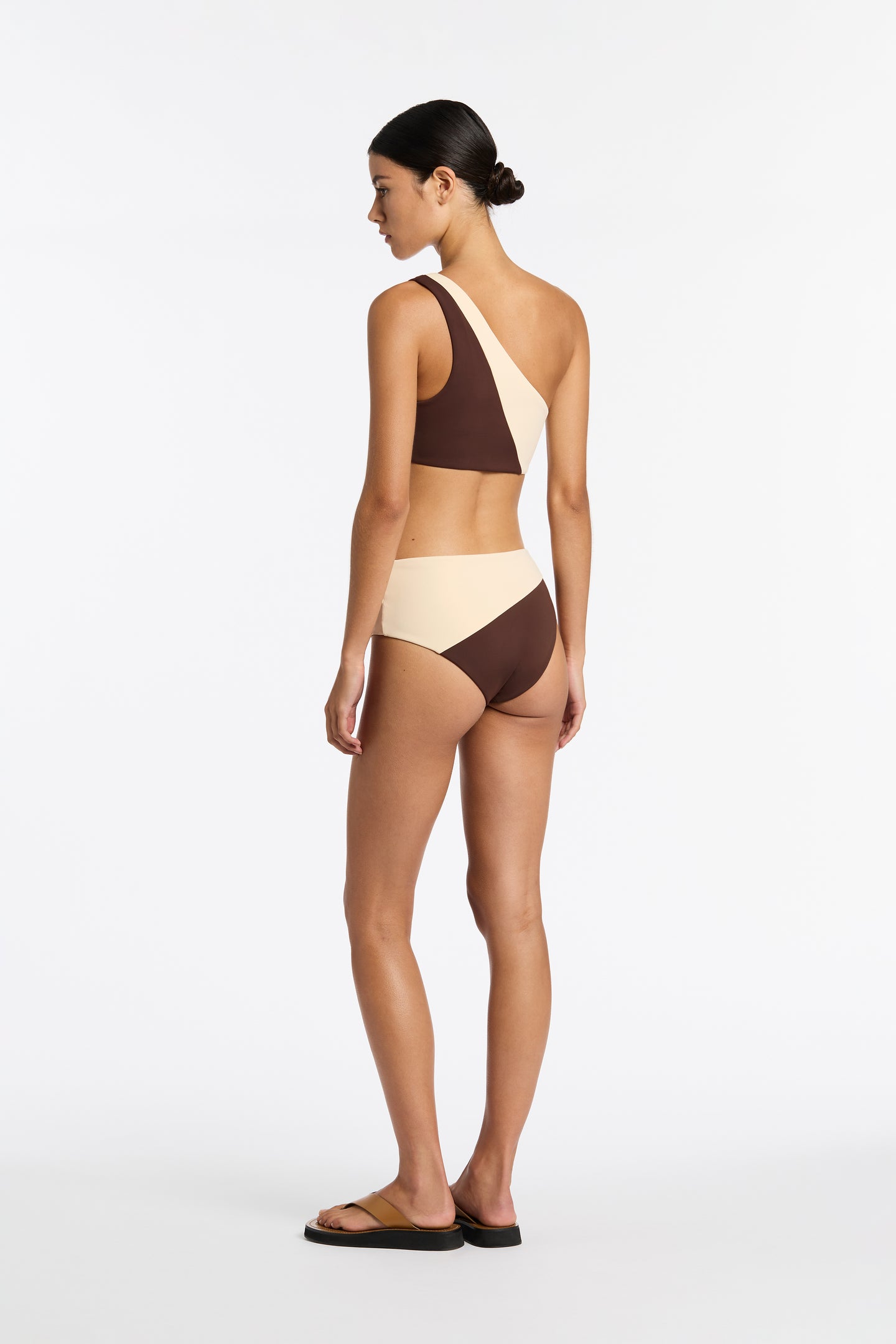 SIR the label Jeanne Asymmetrical Top BUTTER / CHOCOLATE